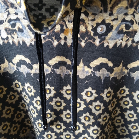 Susan Graver Weekend XL - Picture 2 of 8